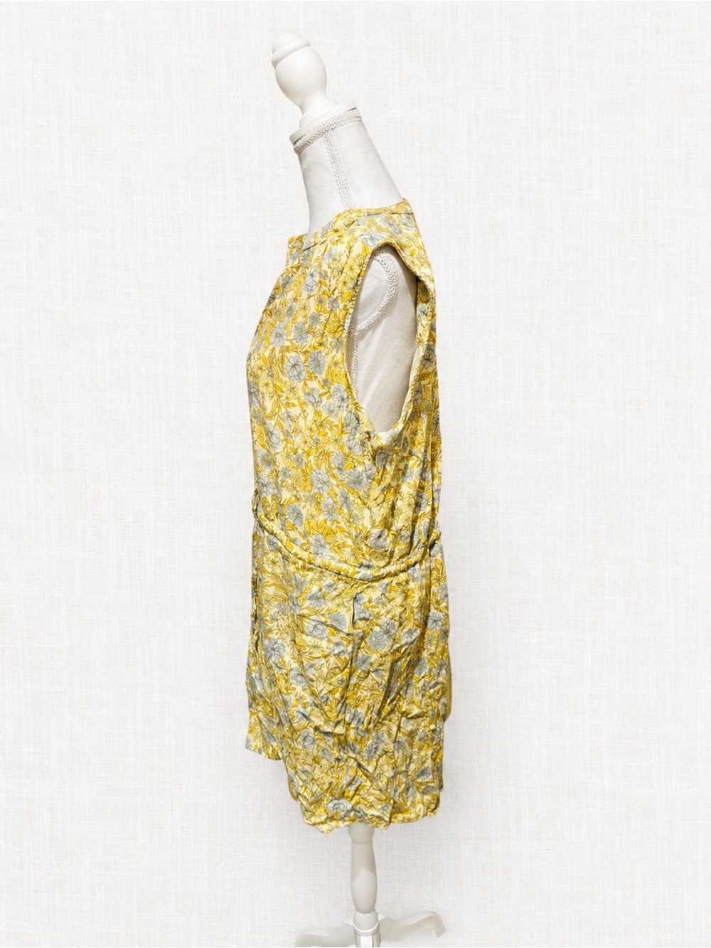 Denver Hayes Yellow Floral Sleeveless Dress - Picture 2 of 4